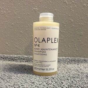 OLAPLEX No.4 Bond Maintenance Shampoo - Creamy White